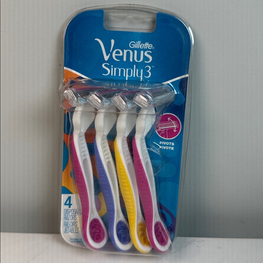 Gillette Venus Simply 3 Women's Disposable Razors, 3 Blade 4 Count